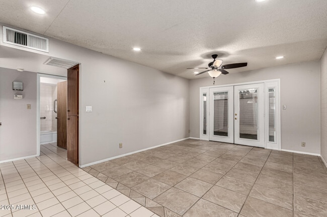 Building Photo - 6721 E McDowell Rd