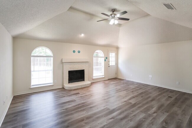 Foto del edificio - 58 Robins Nest Dr