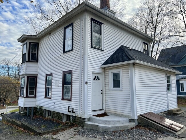 Building Photo - 435 Windham Rd