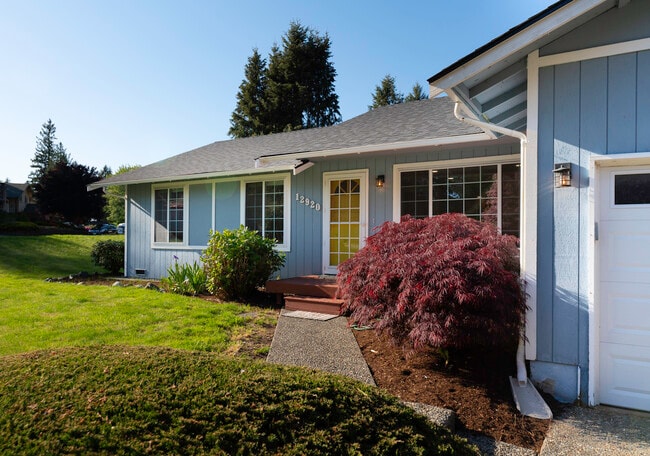 Photo - 12920 SE 157th Pl (Renton, WA) House