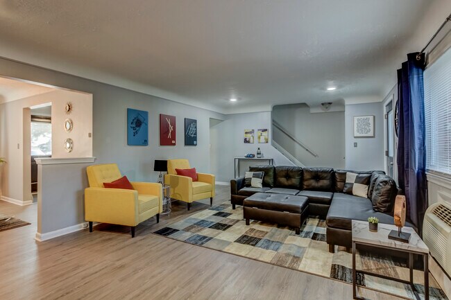 Foto del edificio - 629 W Maple Rd