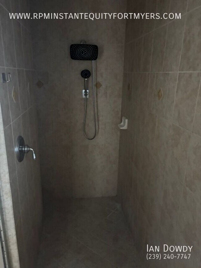 Foto del edificio - 16 NW 12th Pl