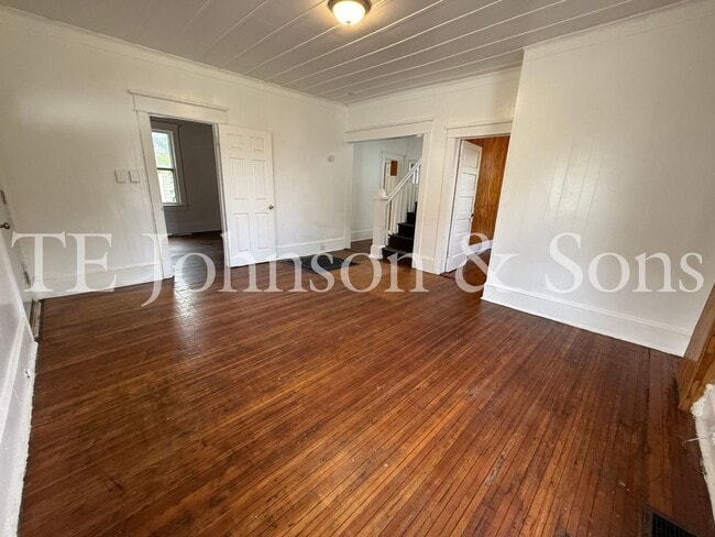 Foto del edificio - Spacious 4 bedroom near downtown Winston!