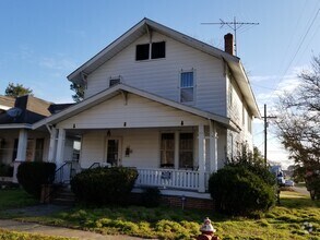 Building Photo - 318 S Dyer St