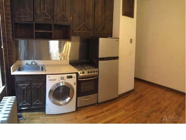 Building Photo - 46 E 13th St