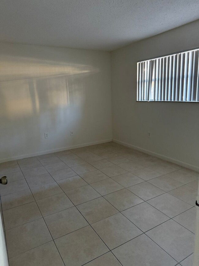 Foto del edificio - Spacious 1,226 SF Unit - 2 bd / 2 ba near ...