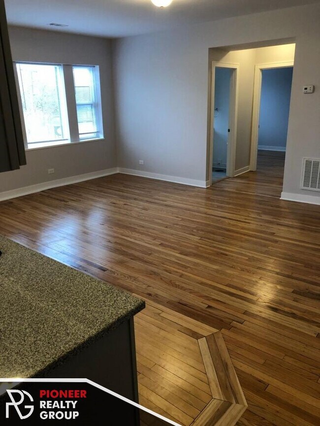 Foto del edificio - 5610 N Western Ave