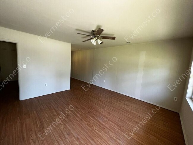 Foto del edificio - 2456 Mt Vernon Rd NW