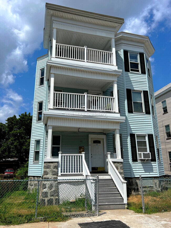 Building Photo - 111 Armandine St