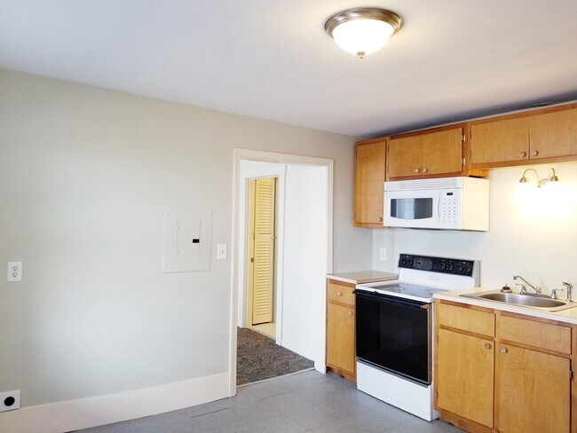 Building Photo - 88 Summer St