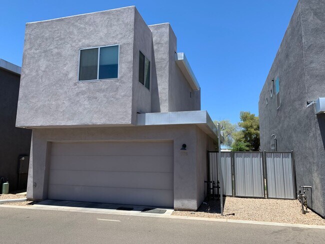 Foto del edificio - 2 bedroom 3 bath