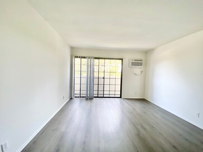 Foto del edificio - 5105 Inglewood Blvd