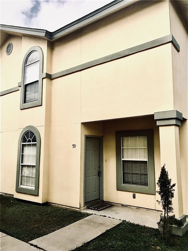 Building Photo - 1000 Ranchway Dr