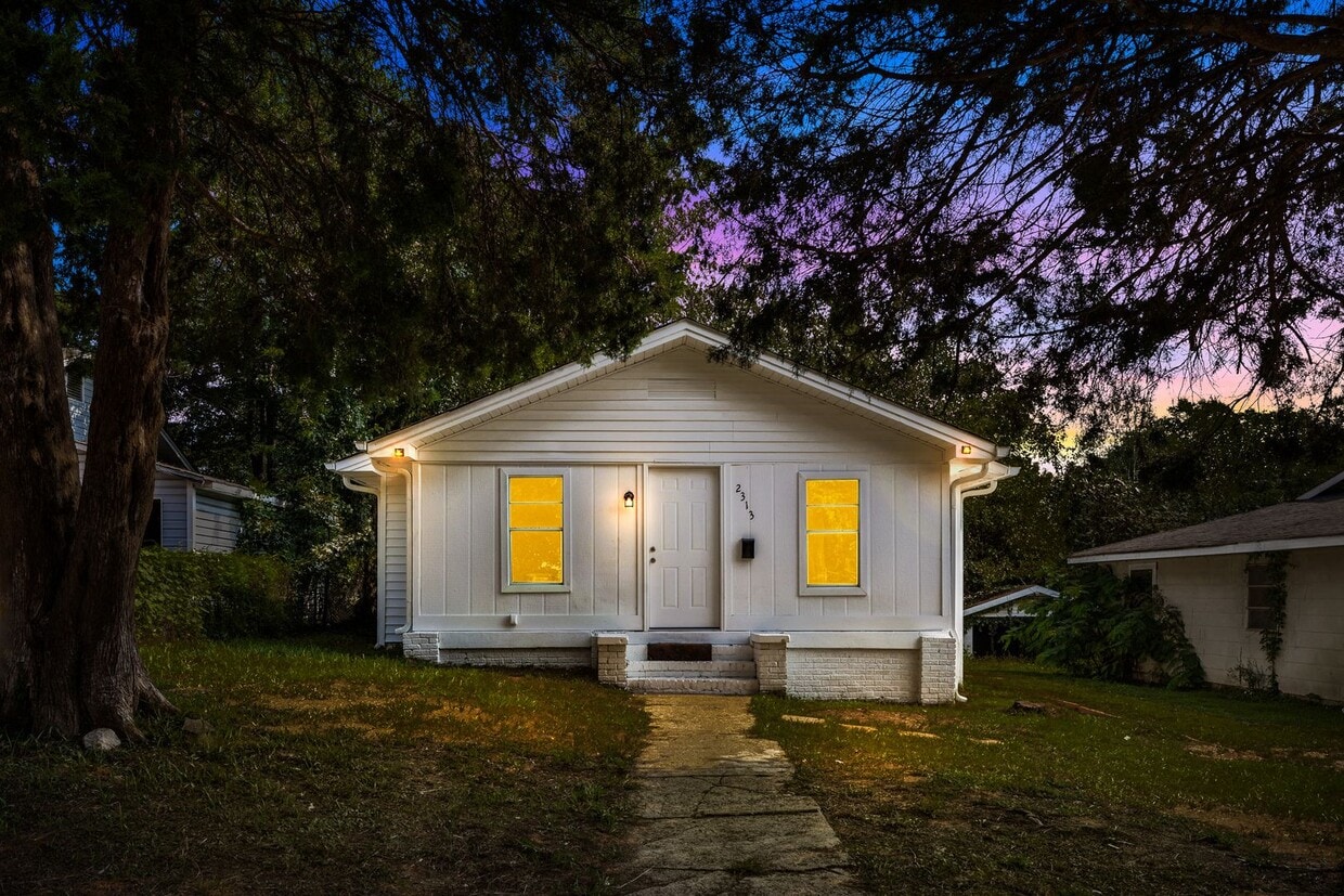Primary Photo - Newly Renovated 3 Bedroom 2 Bathroom Home