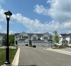 Building Photo - 718 Derby Ln