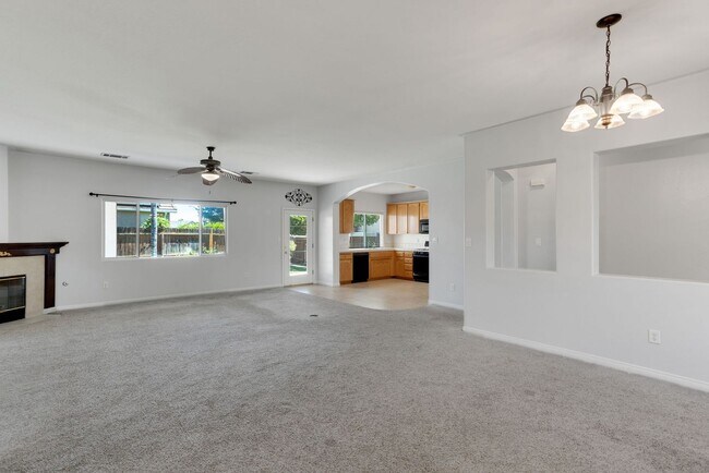 Foto del edificio - Northwest Corner Home Coming Soon!