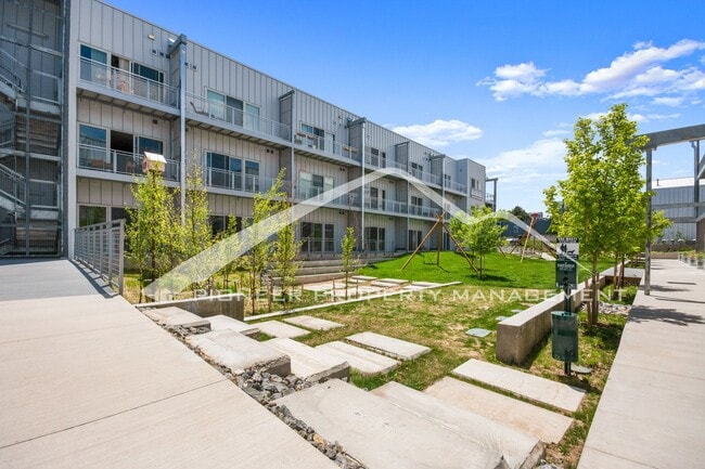 Newer Studio Apt in RiNo District in Denver 1 Underground Parking Space! - Newer Studio Apt in RiNo District in Denver 1 Underground Parking Space!