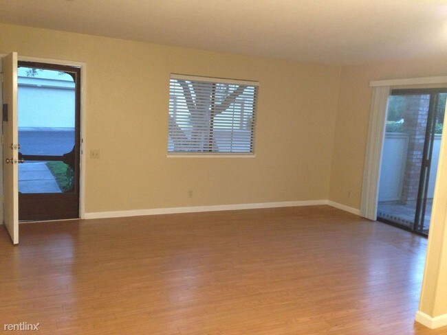Building Photo - 2 br, 1 bath  - 5449 Colony Green Dr