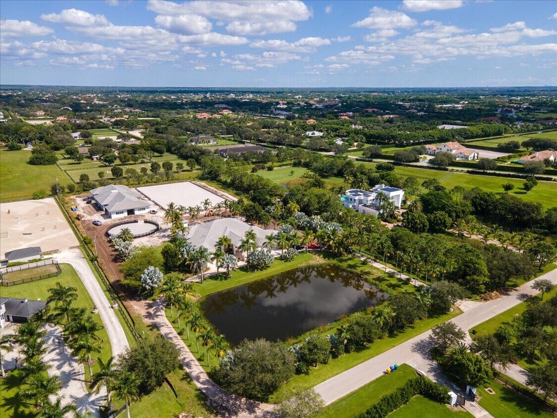 Foto principal - 15691 Sunnyland Ln
