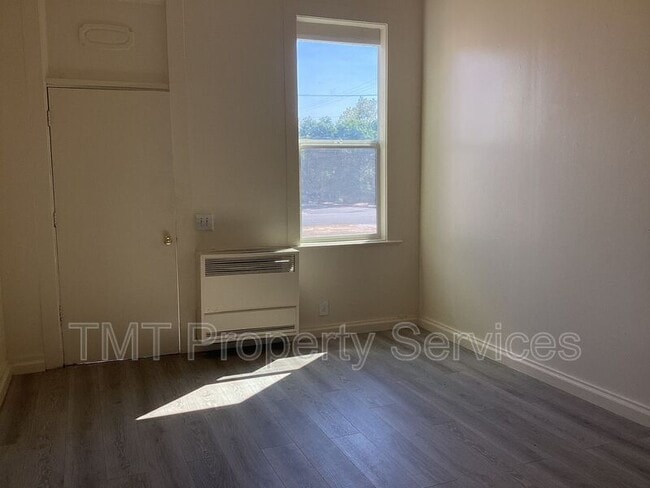 Foto del edificio - 527 E Lindsay St