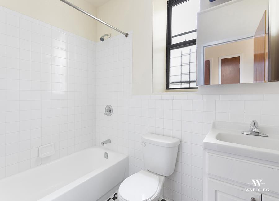 Building Photo - 417 E 52nd St