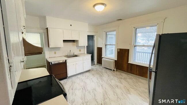 Building Photo - 58 E Pearl St