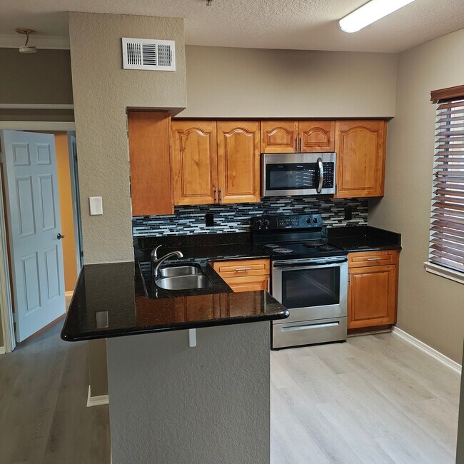 Building Photo - 2598 Robert Trent Jones Dr