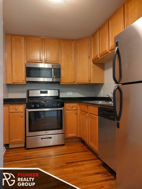 Foto del edificio - 4600 N Clarendon Ave