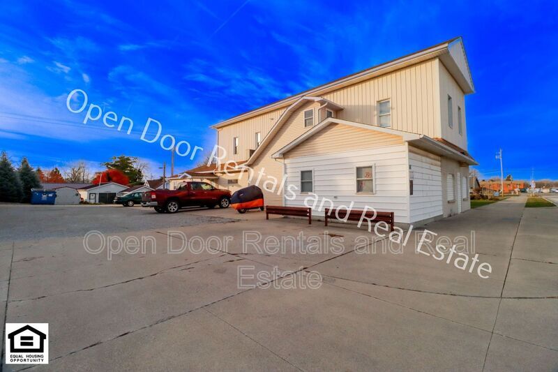 255 S Wayne St Unit Apt 202, Waterloo, IN 46793 Condo for Rent in