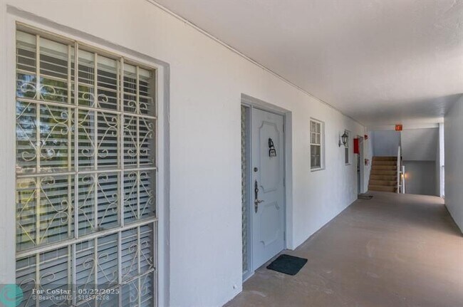 Foto del edificio - 7980 N French Dr