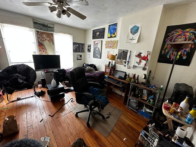 Building Photo - 40 Hooker St