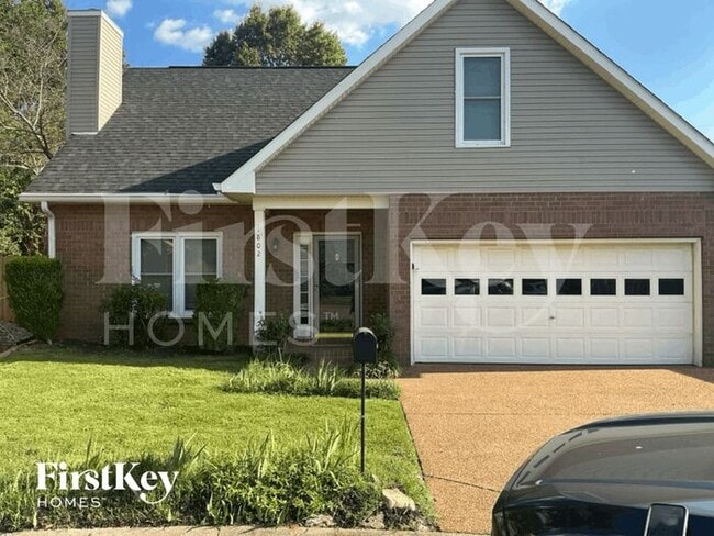 Building Photo - 802 Conway Pl