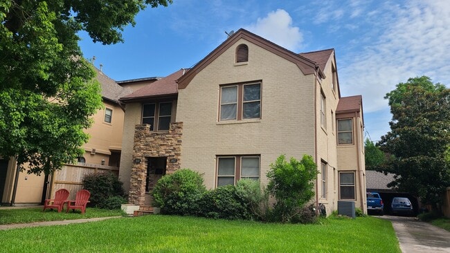 1610 Castle Court - 1610 Castle Ct