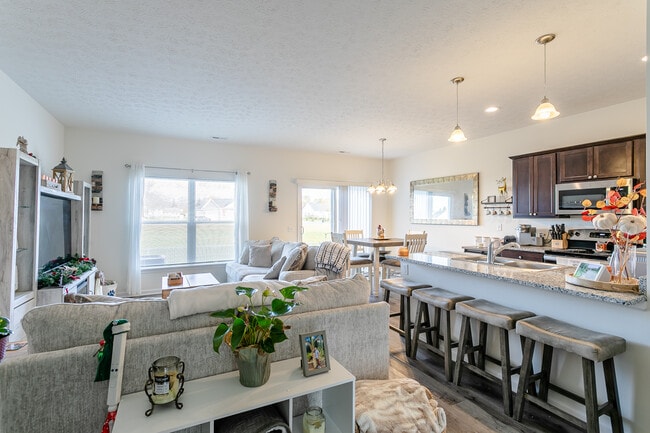 Building Photo - Mayflower Estates