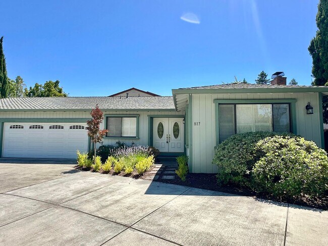 Foto del edificio - $4350 / 3 BR GORGEOUS REMODELED SUNNYVALE ...