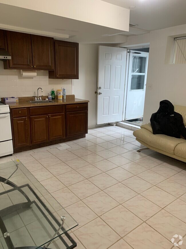 Mariners Park Apartments for Rent with a Swimming Pool Staten Island