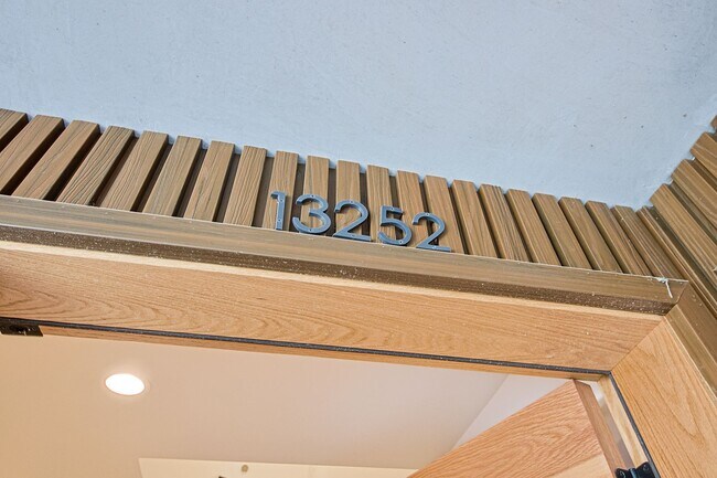 Building Photo - 4658 Fulton Ave