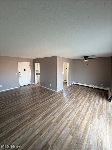 Foto del edificio - 9976 Darrow Rd