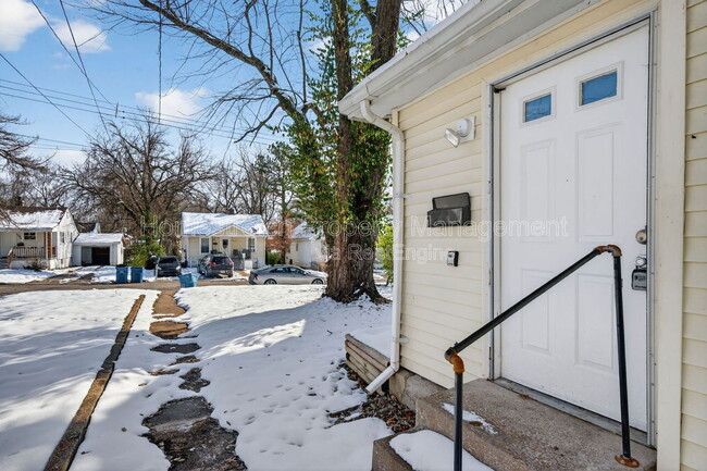 Foto del edificio - 5459 Hamilton Ave