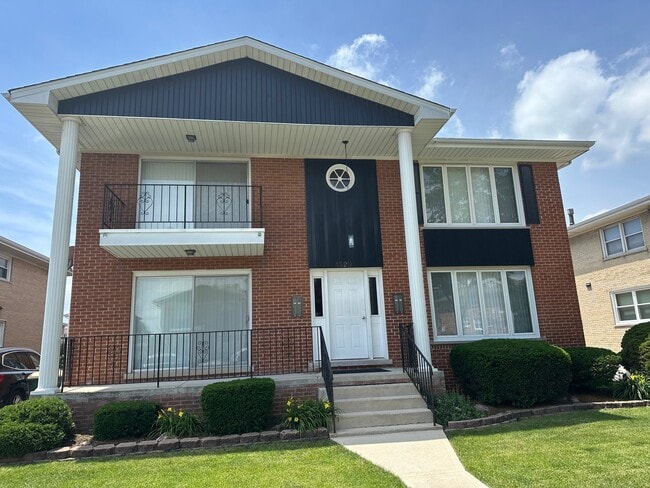 Building Photo - 4520 Elm Ave