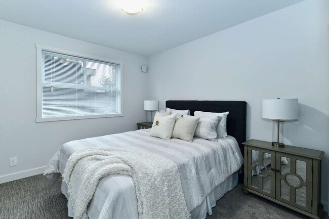 Photo du bâtiment - Lakeview Pointe