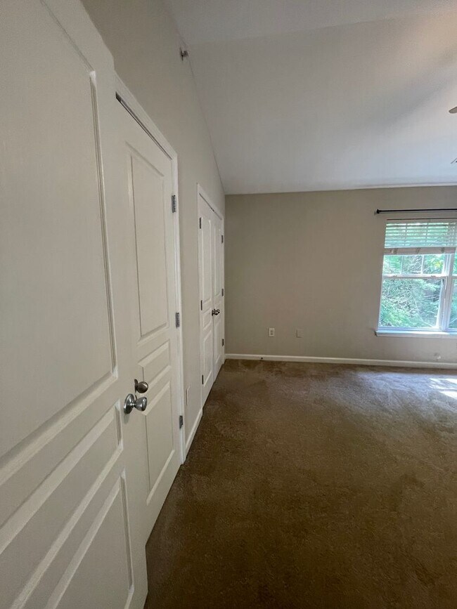 Photo - 07-211 Markey Apartment