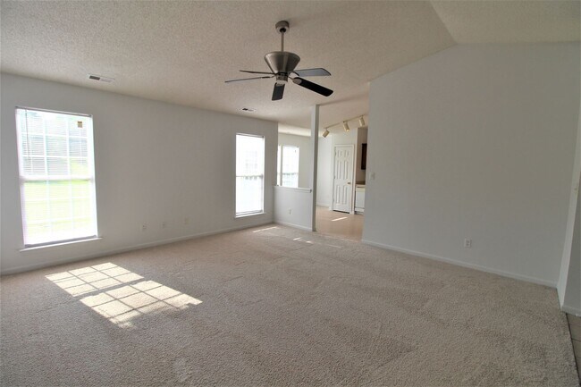 Foto del edificio - Charming 3-Bedroom Ranch Home in the Meriw...