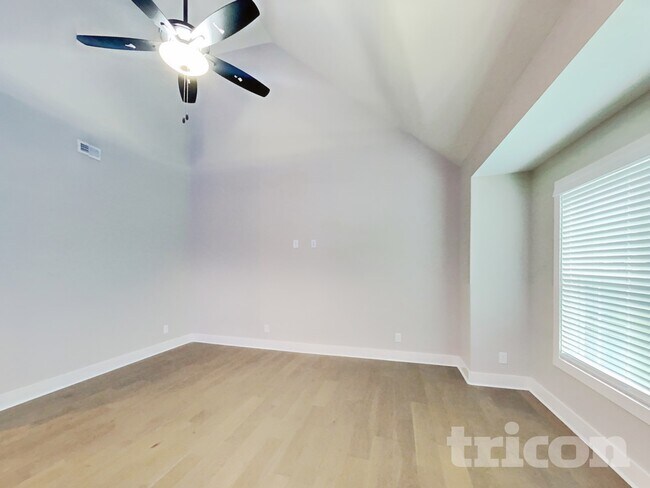 Building Photo - 492 Woodtrace Dr