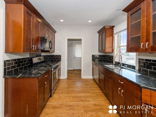 Foto del edificio - 3601 Davenport St