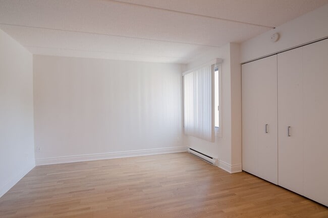 Building Photo - Les Appartements St Lambert