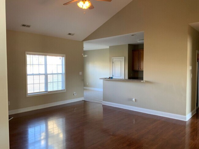 Building Photo - 223 Emerald Ridge Rd