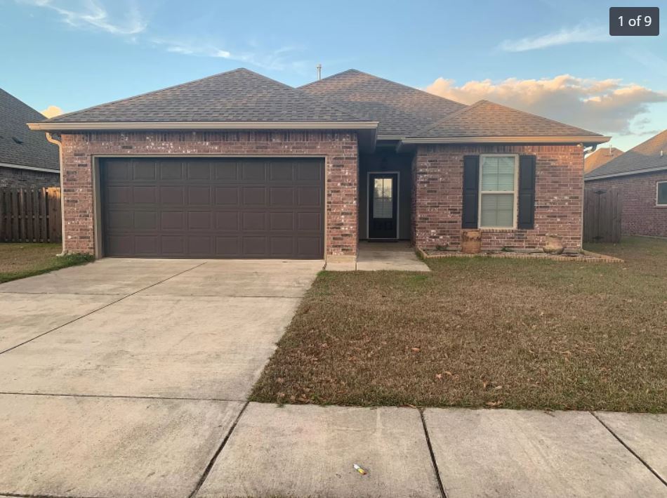 Primary Photo - 210 Moss Bluff Dr