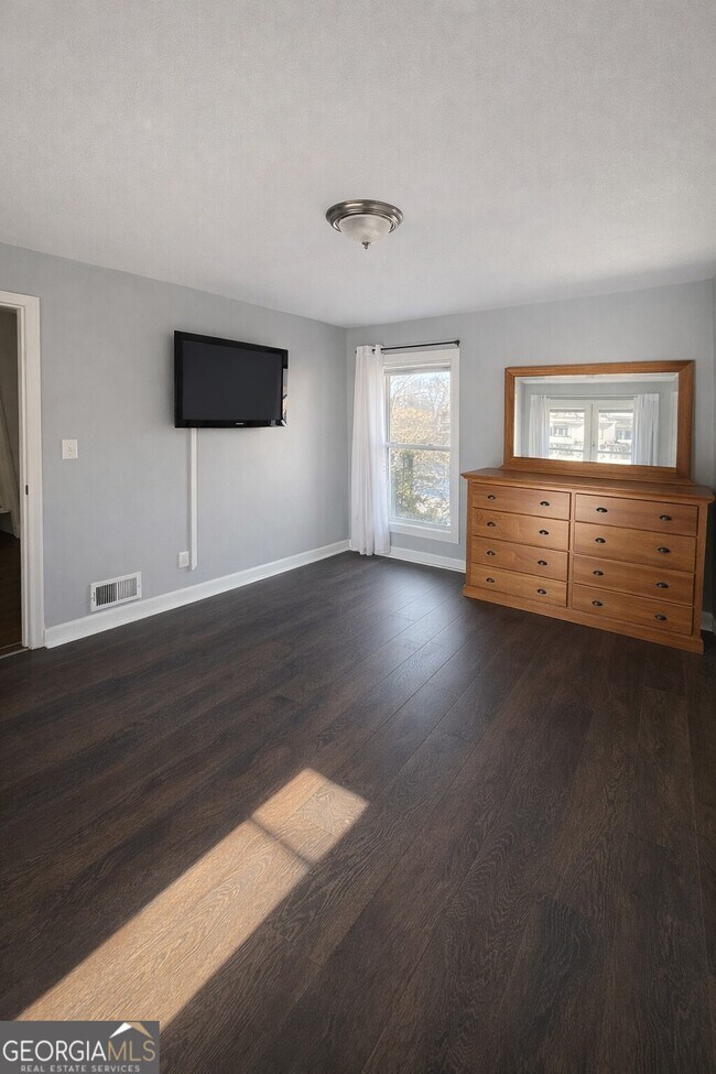 Foto del edificio - 5205 Heather Ln
