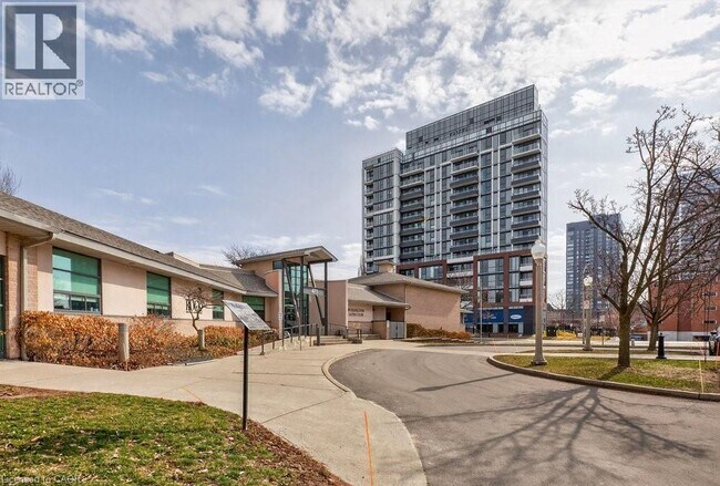 Building Photo - 2088 James St